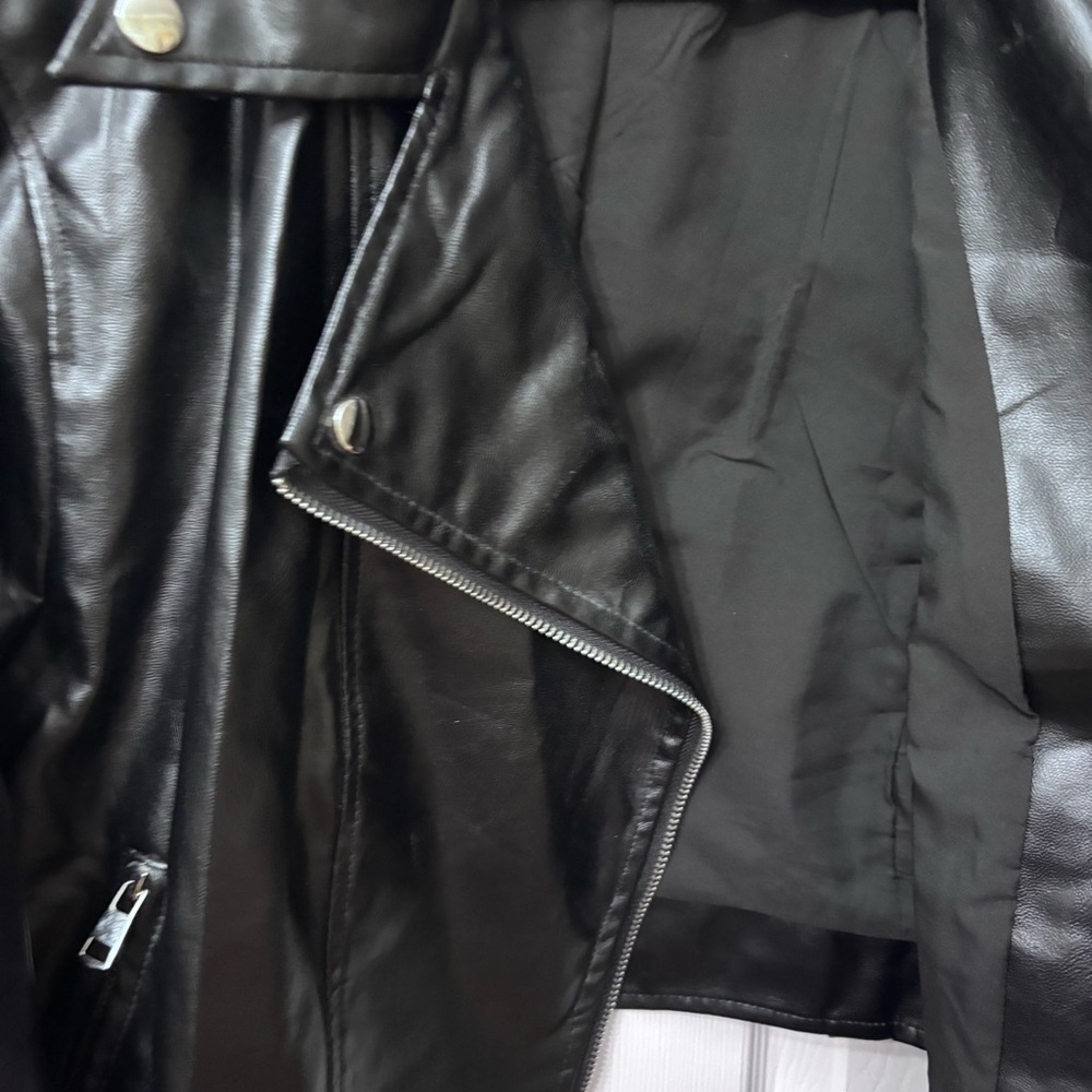 SHEIN Curve Black Faux Leather Crop Moto Biker Jacket Plus Sz 2X - Picture 5 of 7